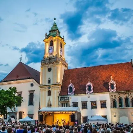 The Blue Church Family Old Town Apartment